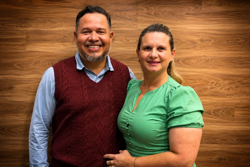 Pastores Eduardo e Marcilene Brito — líderes do Casados para Sempre na Igreja Hope Sarasota