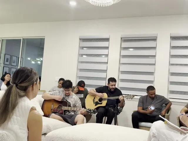 Momento real de uma célula da Igreja Hope Sarasota